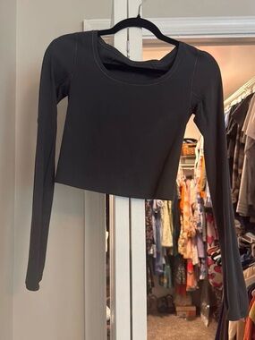 Athleta Black Long-Sleeve Cropped Top